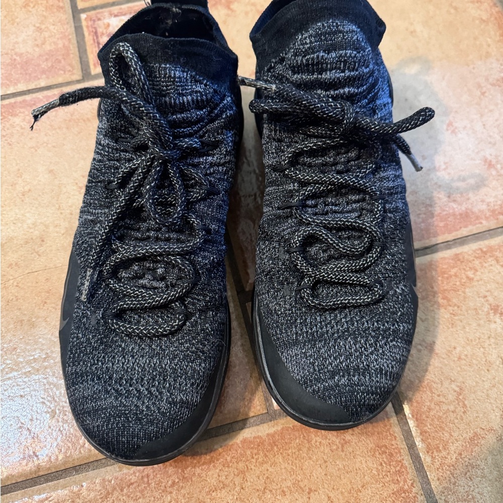 Nike Black KS11